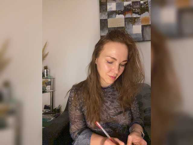 Alisasqrl live cam on BongaCams