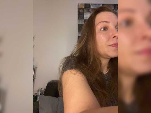 Alisasqrl live cam on BongaCams