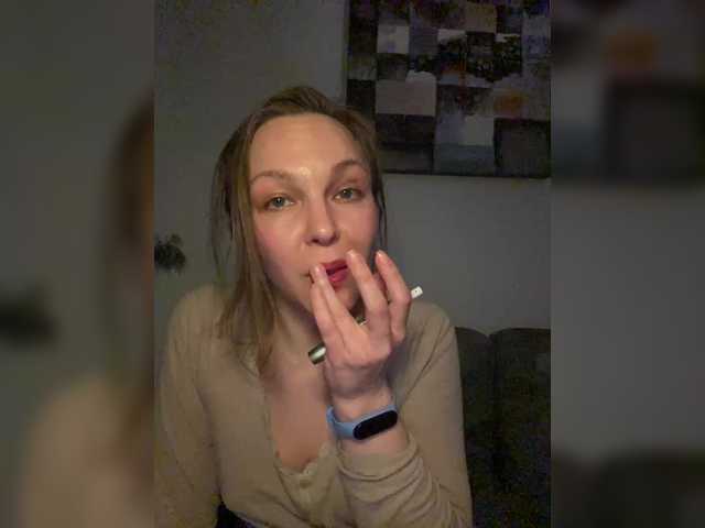 Alisasqrl's BongaCams show and profile