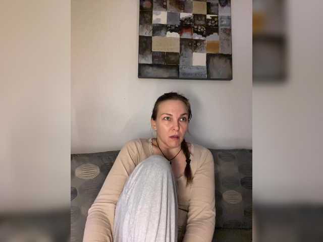 Alisasqrl live cam on BongaCams