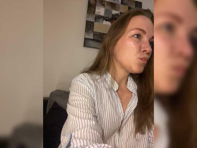 Alisasqrl live cam on BongaCams