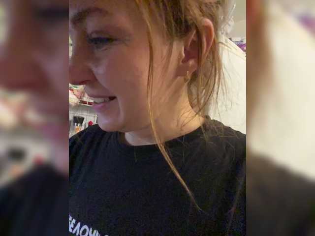 Alisasqrl live cam on BongaCams