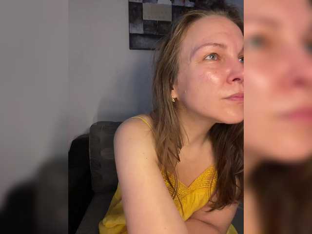 Alisasqrl live cam on BongaCams