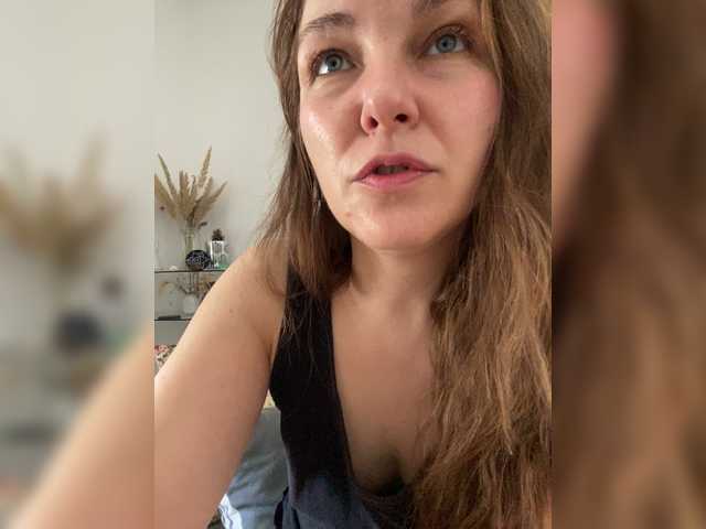 Alisasqrl live cam preview