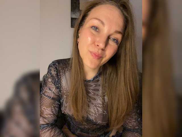 Alisasqrl live webcam show