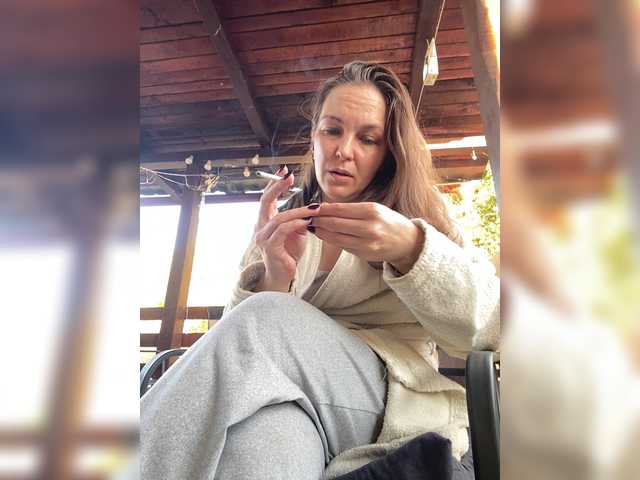 Alisasqrl live cam on BongaCams