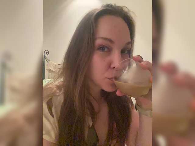 Alisasqrl live cam on BongaCams