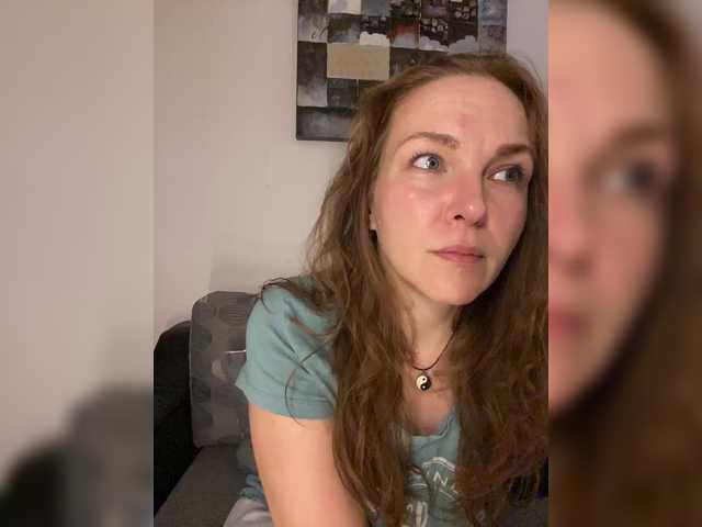 Alisasqrl live cam on BongaCams