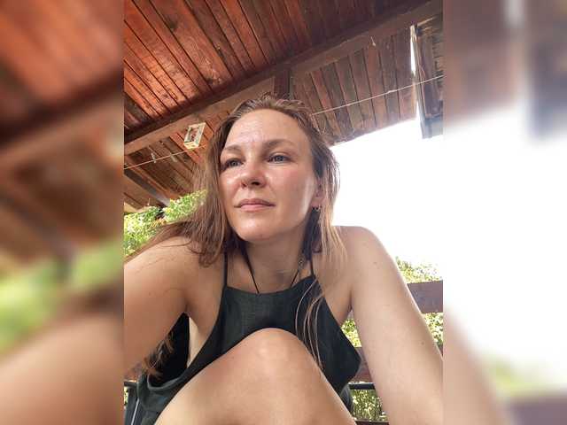 Alisasqrl live cam on BongaCams