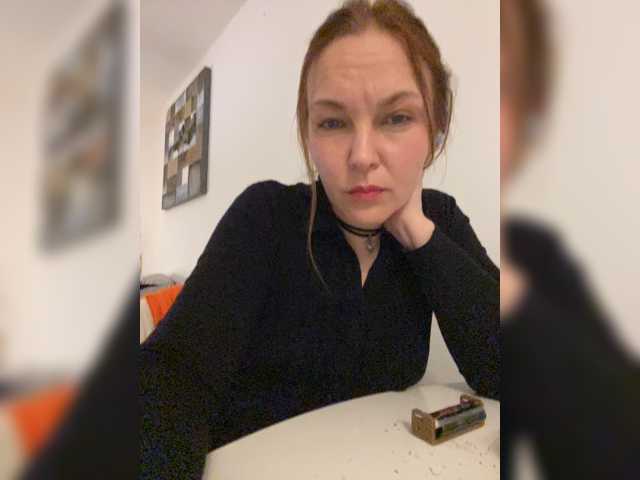 Alisasqrl live cam preview