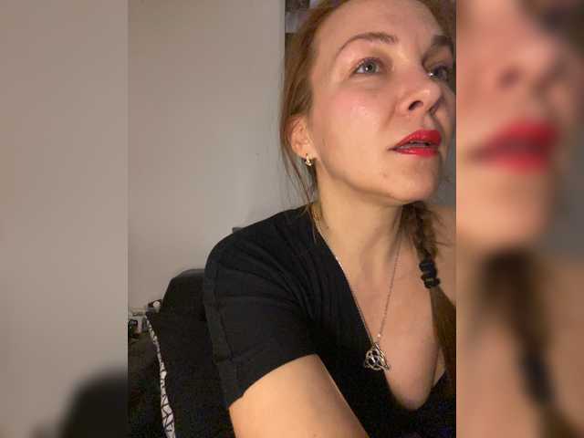 Alisasqrl live cam preview