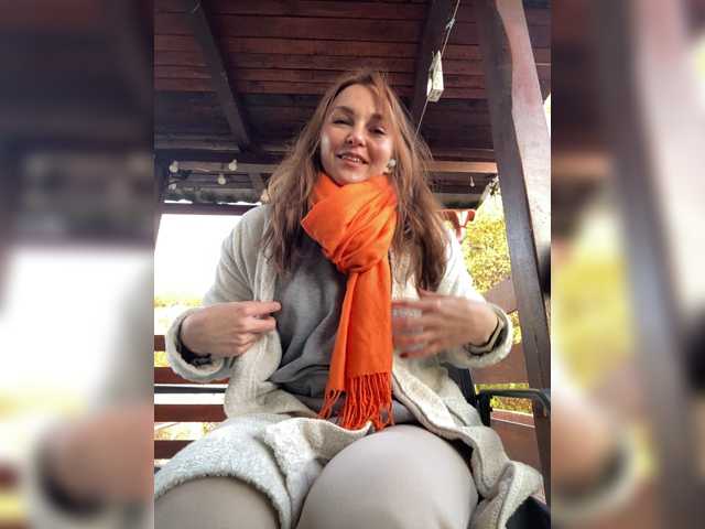 Alisasqrl, en directo ahora en BongaCams