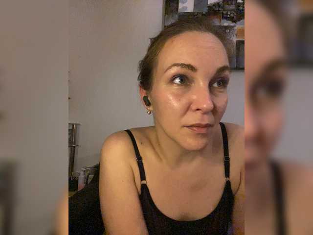 Alisasqrl live cam on BongaCams
