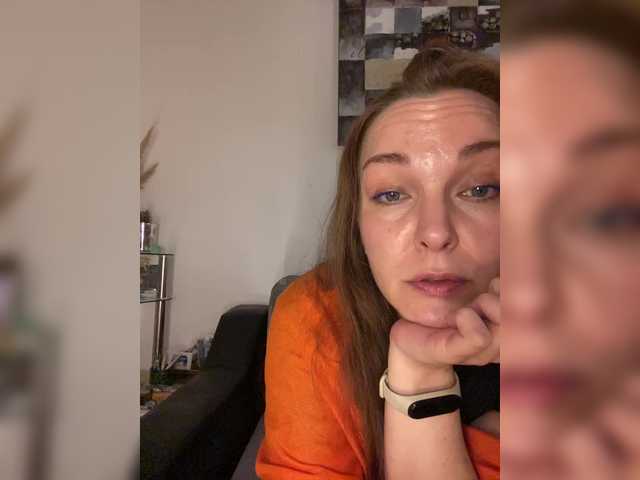 Alisasqrl live cam on BongaCams