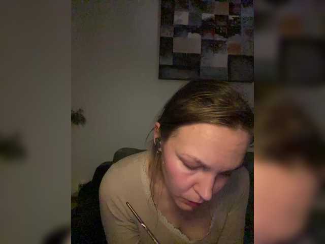 Alisasqrl's BongaCams show and profile