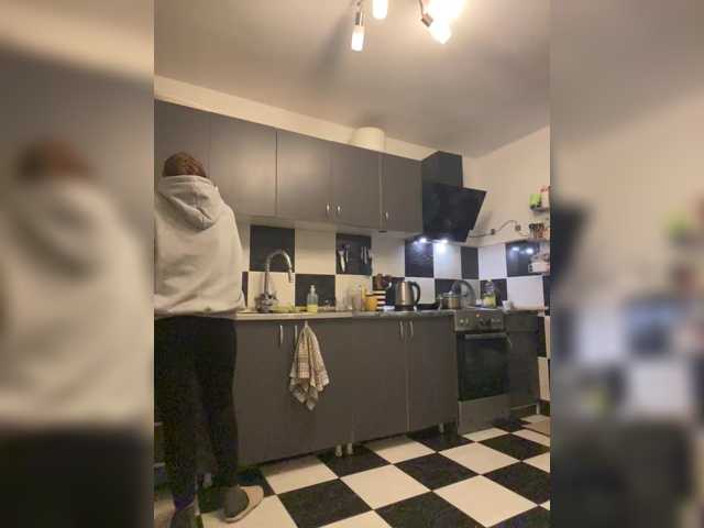 Alisasqrl live cam on BongaCams