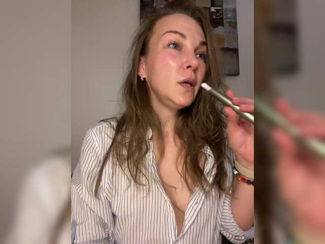 Alisasqrl live cam on BongaCams