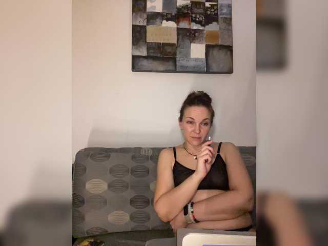 Alisasqrl live cam on BongaCams