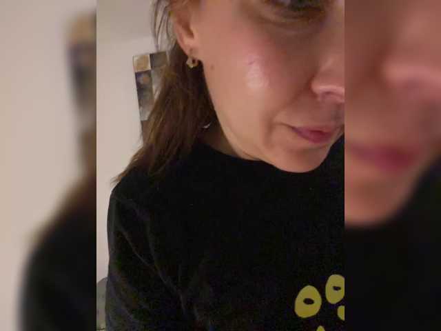 Alisasqrl live cam preview