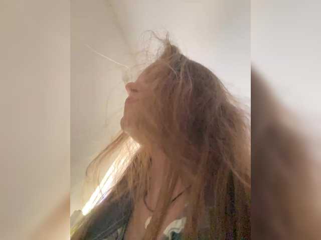 Alisasqrl live cam on BongaCams