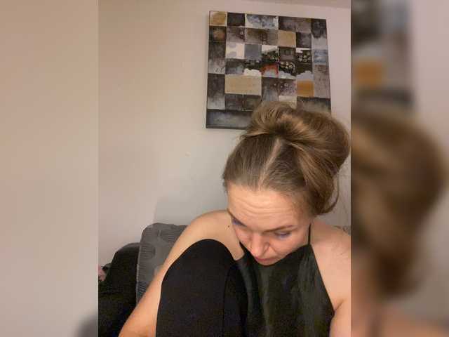 Alisasqrl live cam on BongaCams