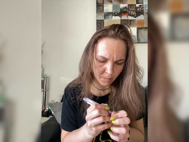 Alisasqrl live cam on BongaCams