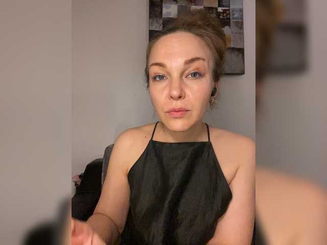 Alisasqrl live cam on BongaCams