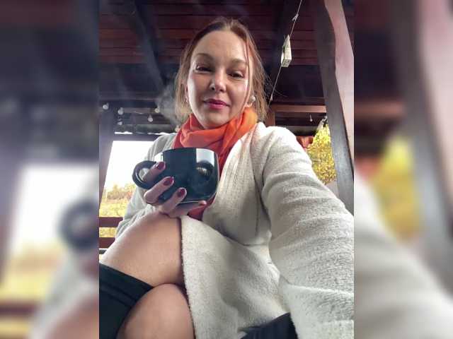 Alisasqrl live cam on BongaCams