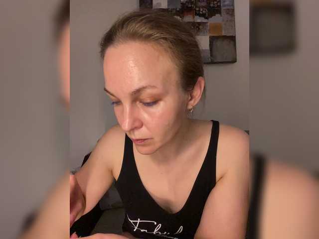 Alisasqrl live webcam show