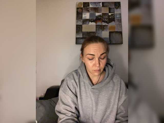 Alisasqrl live cam on BongaCams