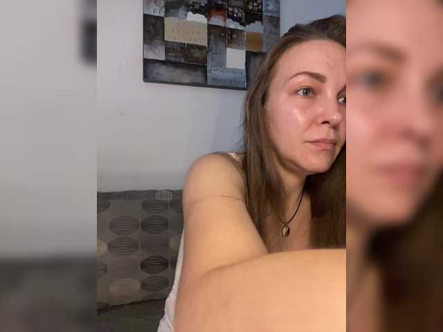 Alisasqrl live cam on BongaCams