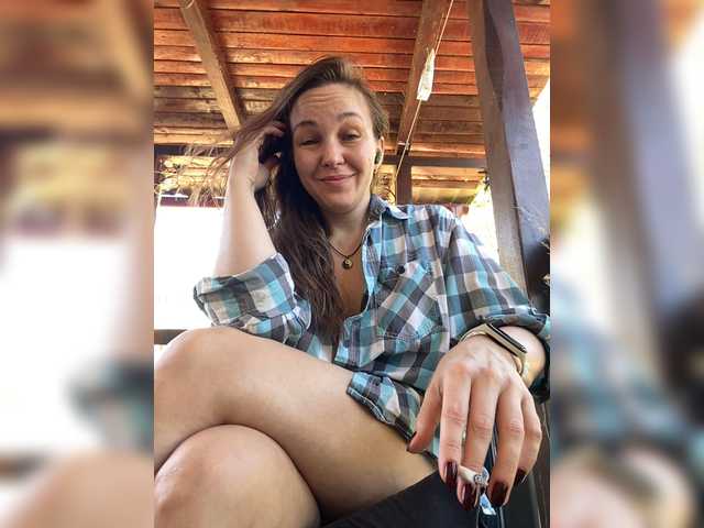 Alisasqrl live cam on BongaCams