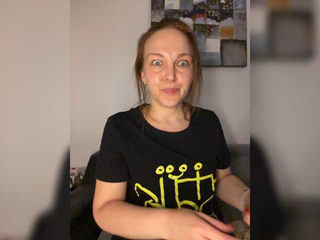 Alisasqrl, live now on BongaCams