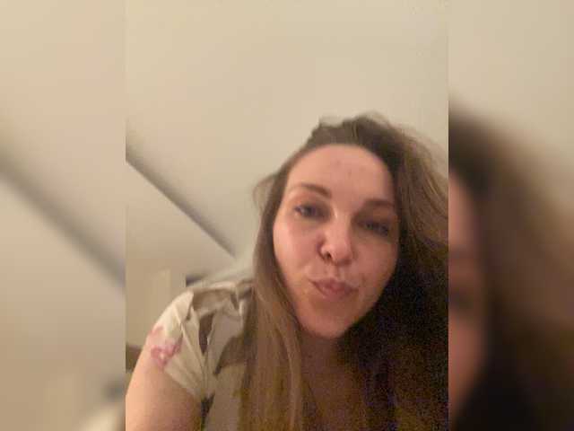 Alisasqrl live cam on BongaCams