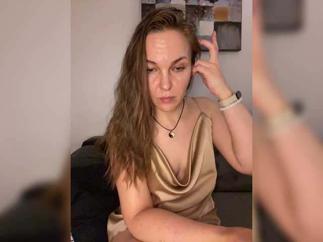 Alisasqrl live cam on BongaCams