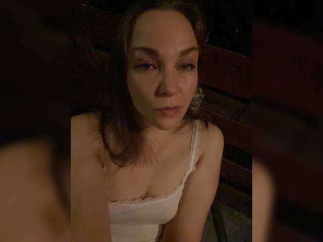 Alisasqrl live webcam show