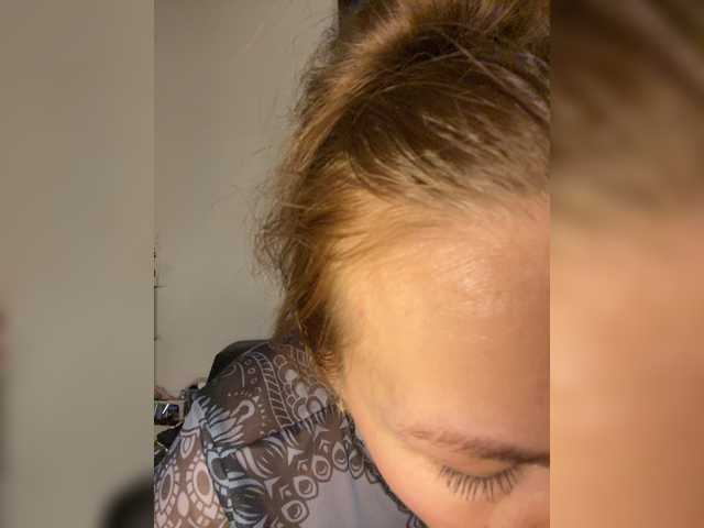 Alisasqrl live cam on BongaCams