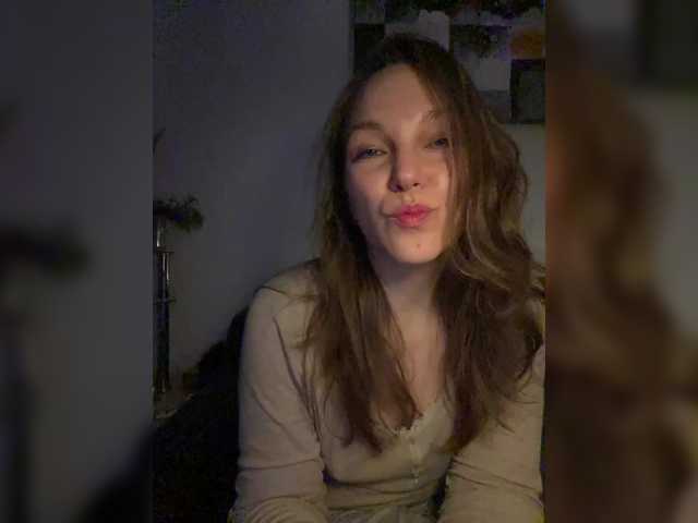 Alisasqrl's BongaCams show and profile