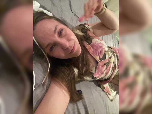 Alisasqrl live cam on BongaCams