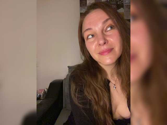 Alisasqrl live cam preview