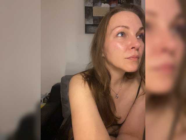 Alisasqrl live cam on BongaCams