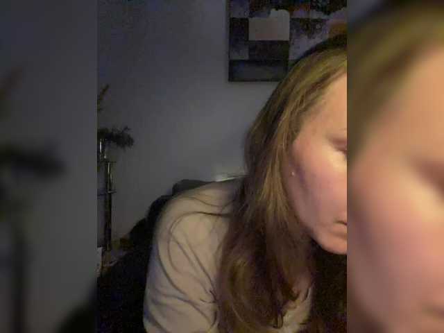 Alisasqrl's BongaCams show and profile