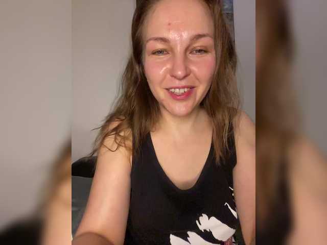 Alisasqrl live cam on BongaCams