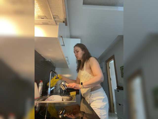 Alisasqrl live cam on BongaCams