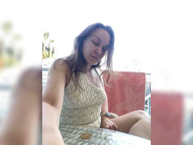 Alisasqrl live cam on BongaCams