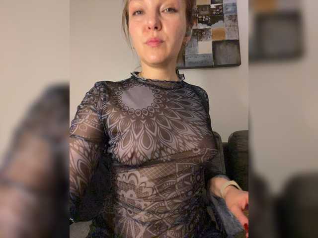 Alisasqrl live cam preview
