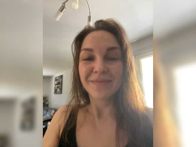 Alisasqrl live webcam show