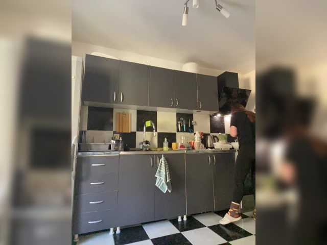Alisasqrl live cam on BongaCams