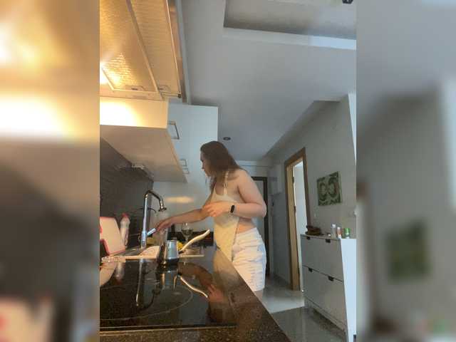 Alisasqrl live cam on BongaCams