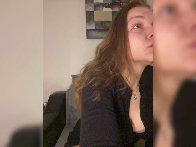 Alisasqrl live cam preview